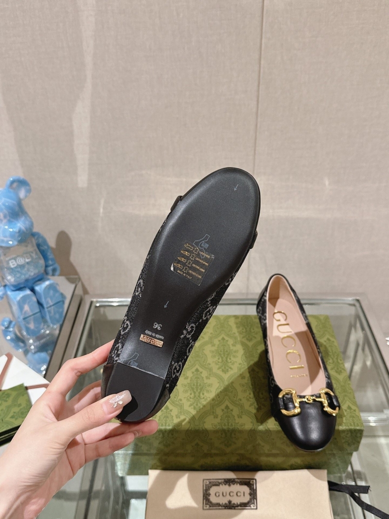 Gucci Flat Shoes